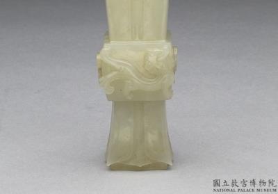 图片[2]-Jade square gu vase, Qing dynasty (1644-1911)-China Archive